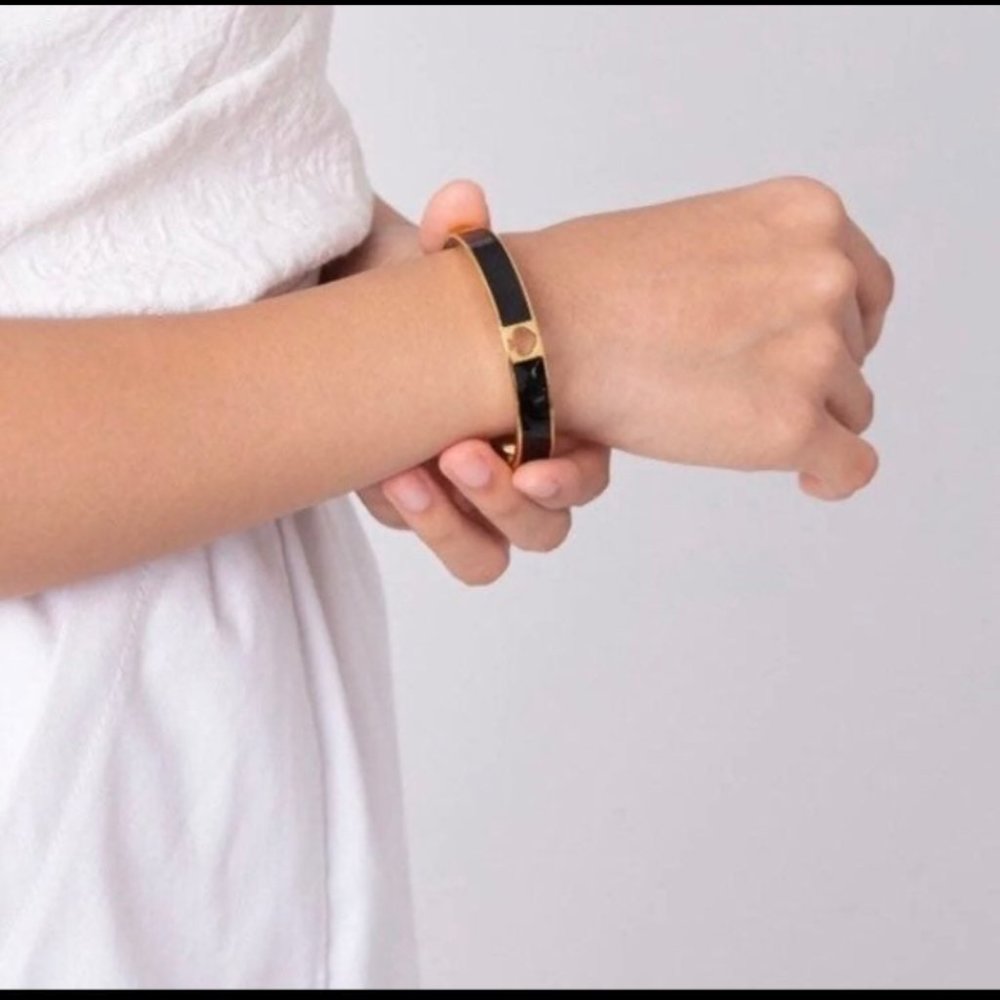 KATE SPADE CUTOUT BANGLE